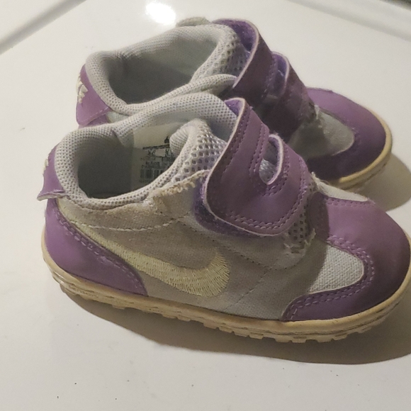 Nike velcro slip on - Picture 2 of 3